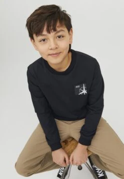 Jack & Jones Junior JcofiloCrew Neck Sn Jnr - Sweatshirt - Black -Kids Clothing Shop 0b5c7d805d5445fa9cfe5672a56f5837