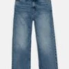Calvin Klein Jeans Skater - Relaxed Fit Jeans - Authentic Light Blue -Kids Clothing Shop 1a804766a9e64717ad3ec1f509a4ac86