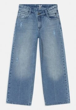 Celeste Aged- Straight Leg Jeans - Medium Blue Denim