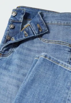 Mango Kids Sfit - Slim Fit Jeans - Bleu Moyen 12 Mango Kids Sfit - Slim Fit Jeans - Bleu Moyen -Kids Clothing Shop f51a5d37e52d4ba589a7cf532cd75147